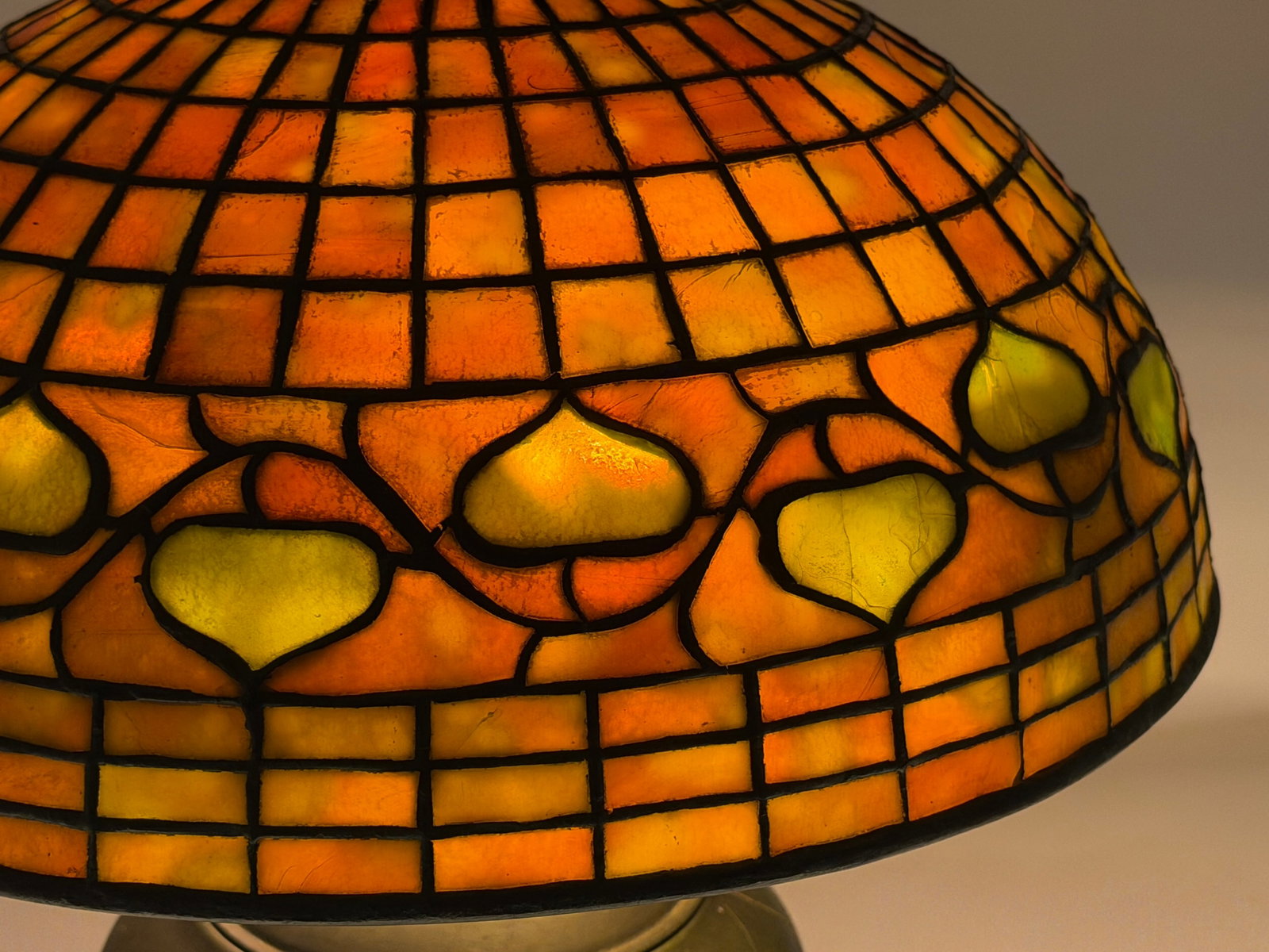 Tiffany Studios Dichroic "Vine Border" Table Lamp - 4