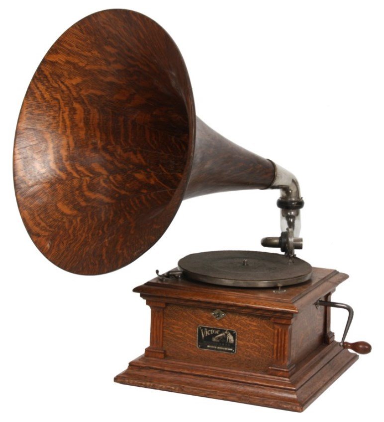 Victor Type III Oak Phonograph: Victor Type III Oak Phonograph. Quarter sawn oak case with fluted corner pilasters, 10 in. spring driven turntable with crank on the right side, rear mounted support arm is painted black with gilt ste