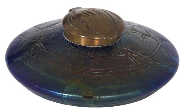 Kralik Glass Iridescent Pampas Pattern Inkwell (1 of 5)