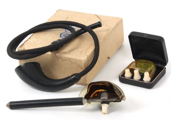 2 Vintage Hearing Aids (1 of 2)