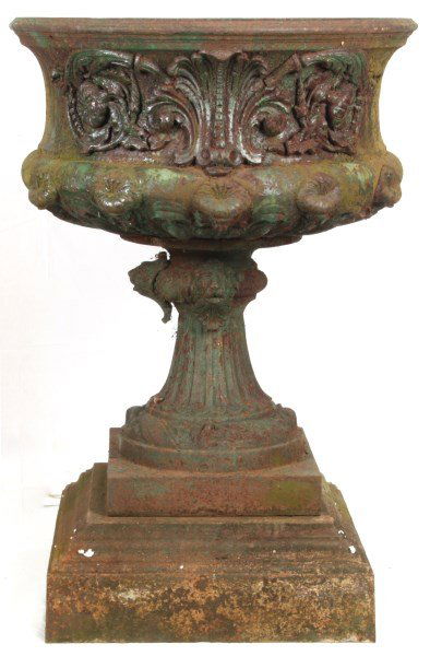 Large Cast Iron Garden Urn (1 of 10)