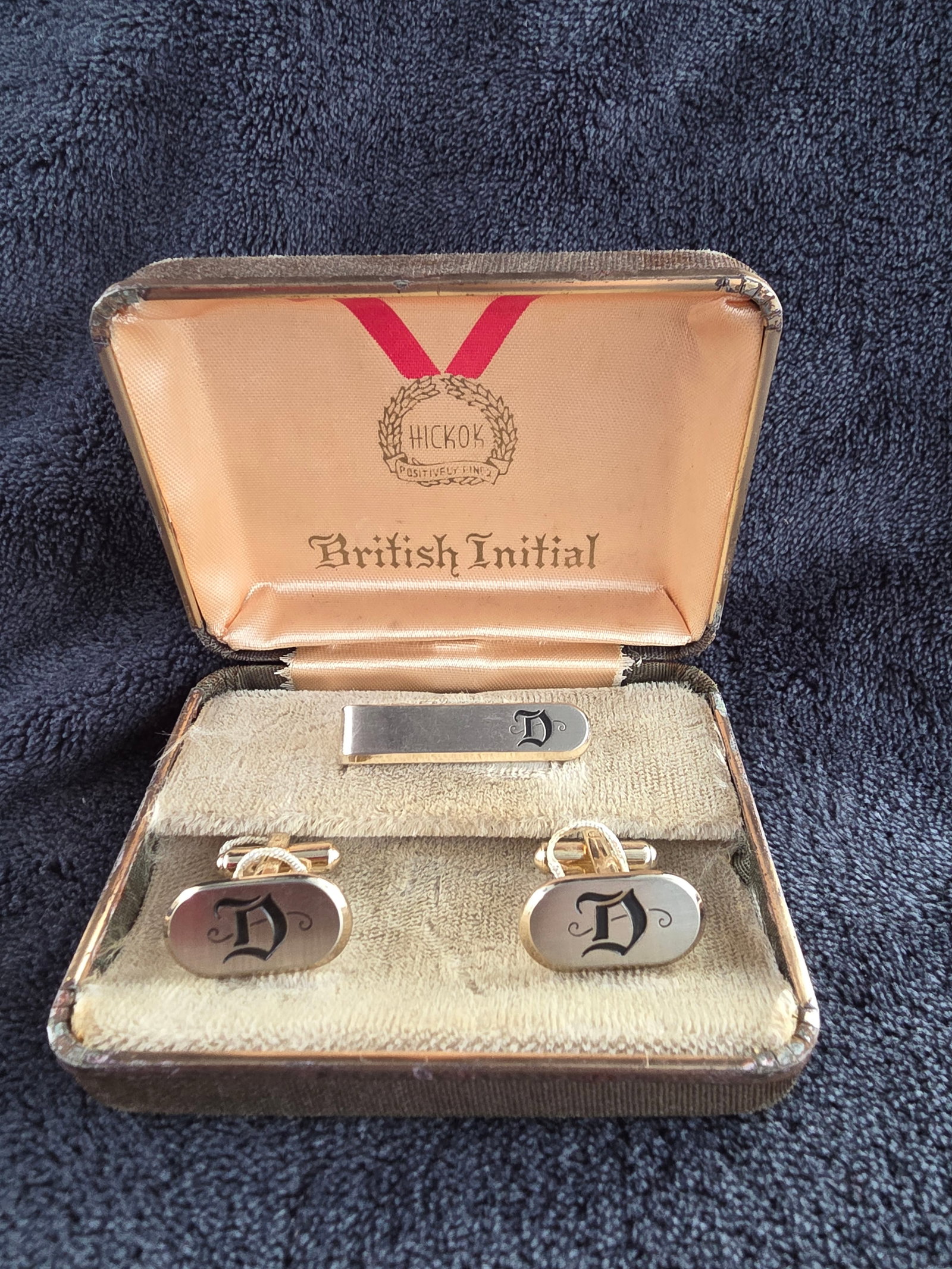Jill's Coins and Collectibles- Vintage and Antique Jewelry: Vintage Hickok- " Guardsmen" monogrammed British Initial Tie Clip and CuffLink set features a British style letter D. Set in a Silver Gold-Tone. Made in the USA. In Original box.