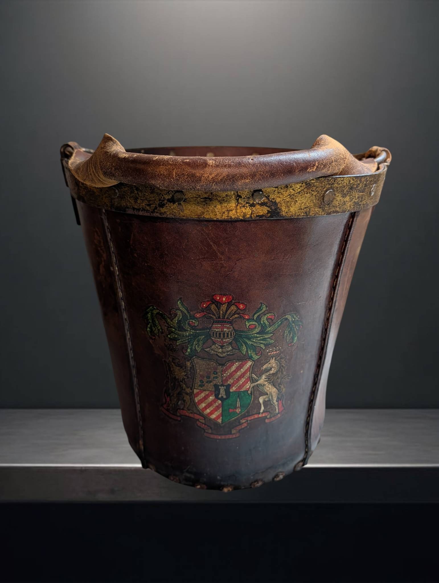 English 18th Century Leather Fire Bucket with Coat of Arms (1 of 6)