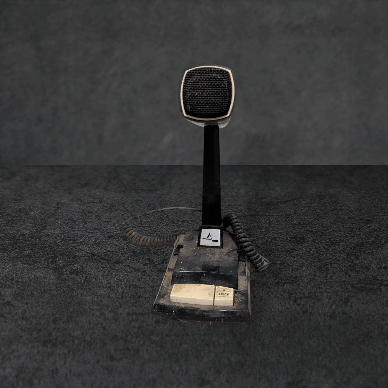 Vintage 9.5-Inch Desk Microphone by Turner, Model 1104C (1 of 3)