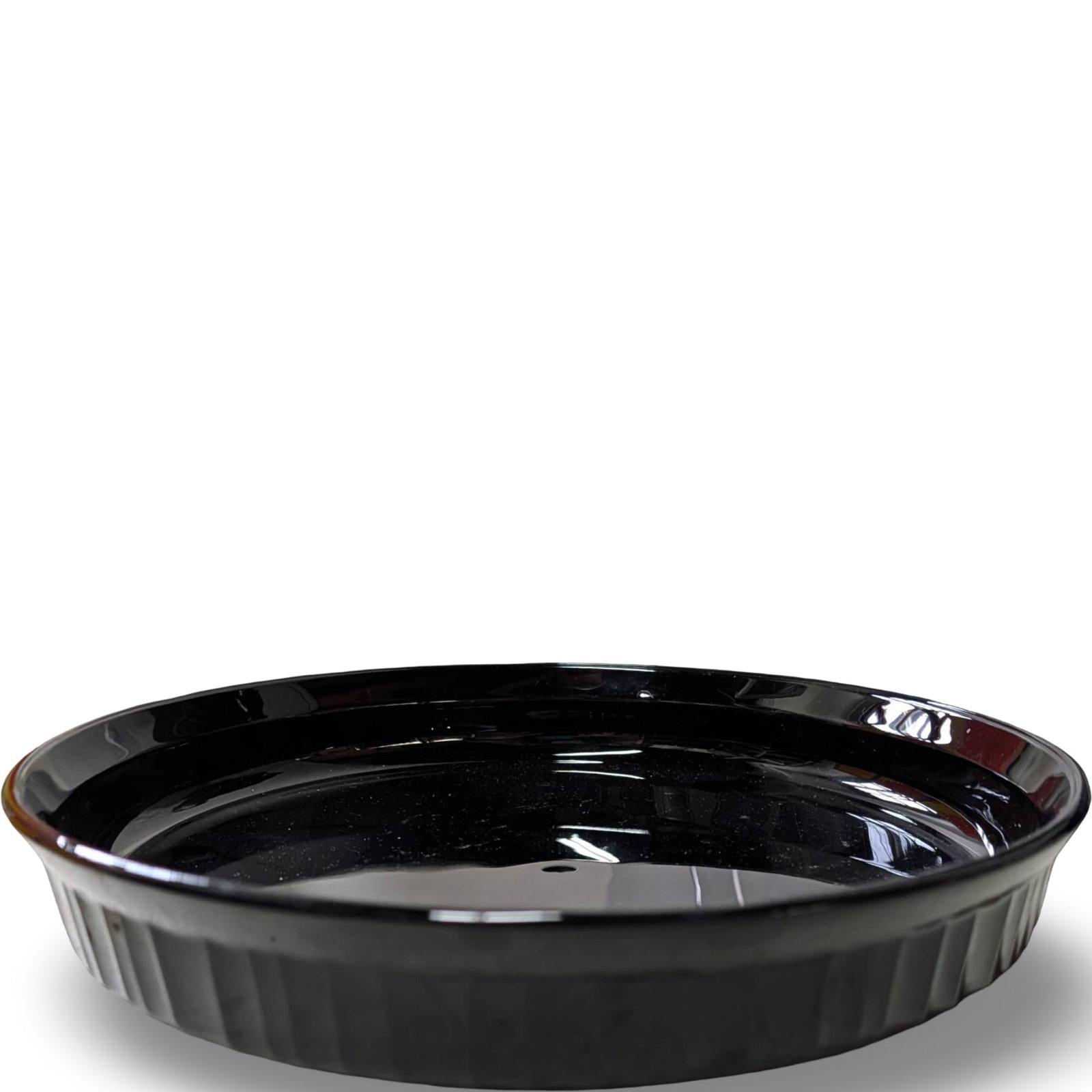 1930s L.E. Smith Black Amethyst Glass Two-Handled Serving Bowl: Vintage black amethyst glass serving bowl made by L.E. Smith Glass Company in the 1930s. Featuring two decorative handles, a scalloped rim, and Art Deco styling. Appears black, with a subtle purple hu