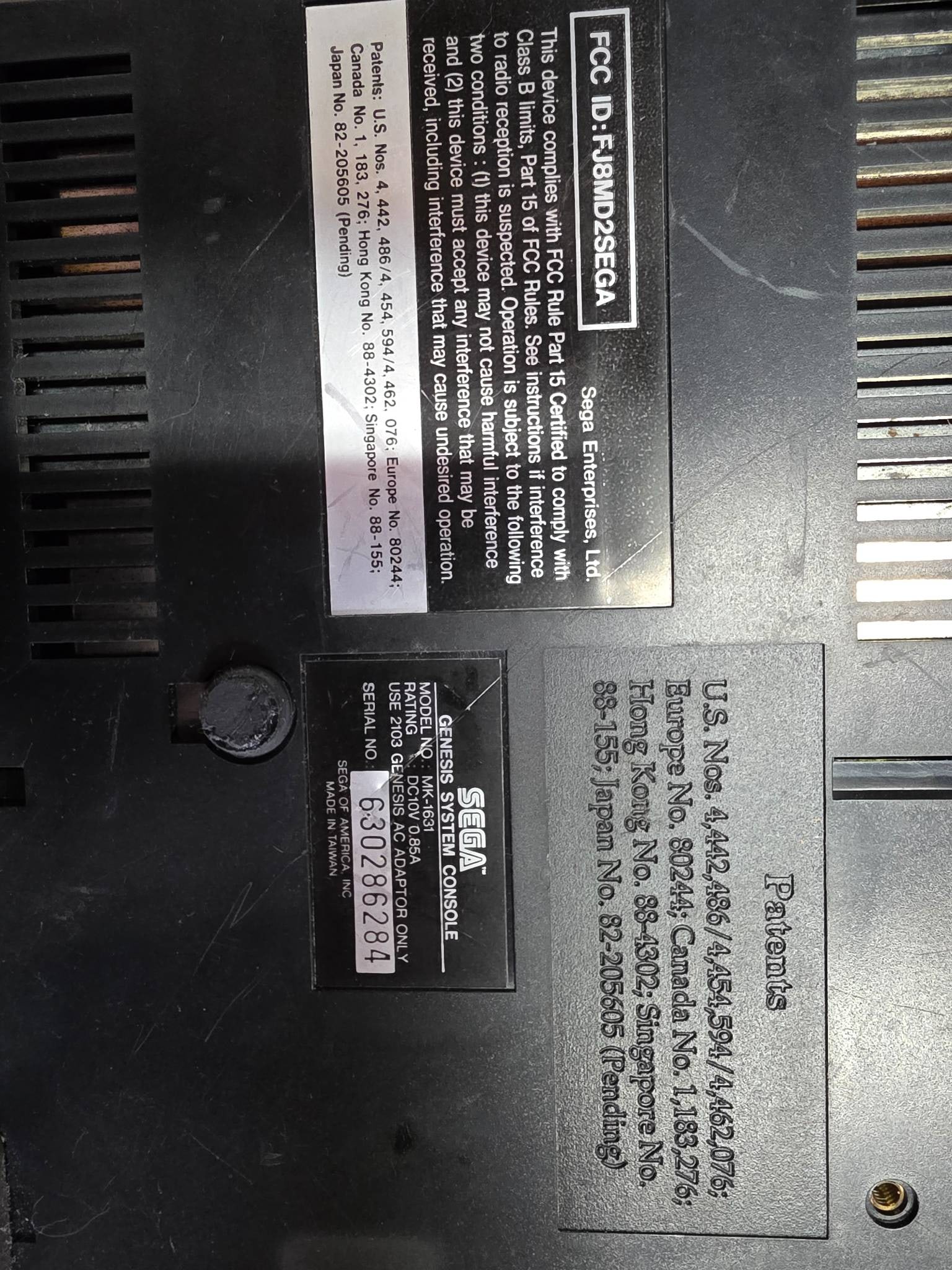 Sega Genesis System Console, Model MK-1631 - 2