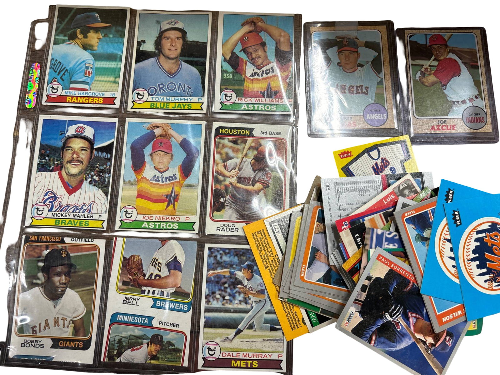 Vintage and Modern Baseball Trading Cards (1 of 5)