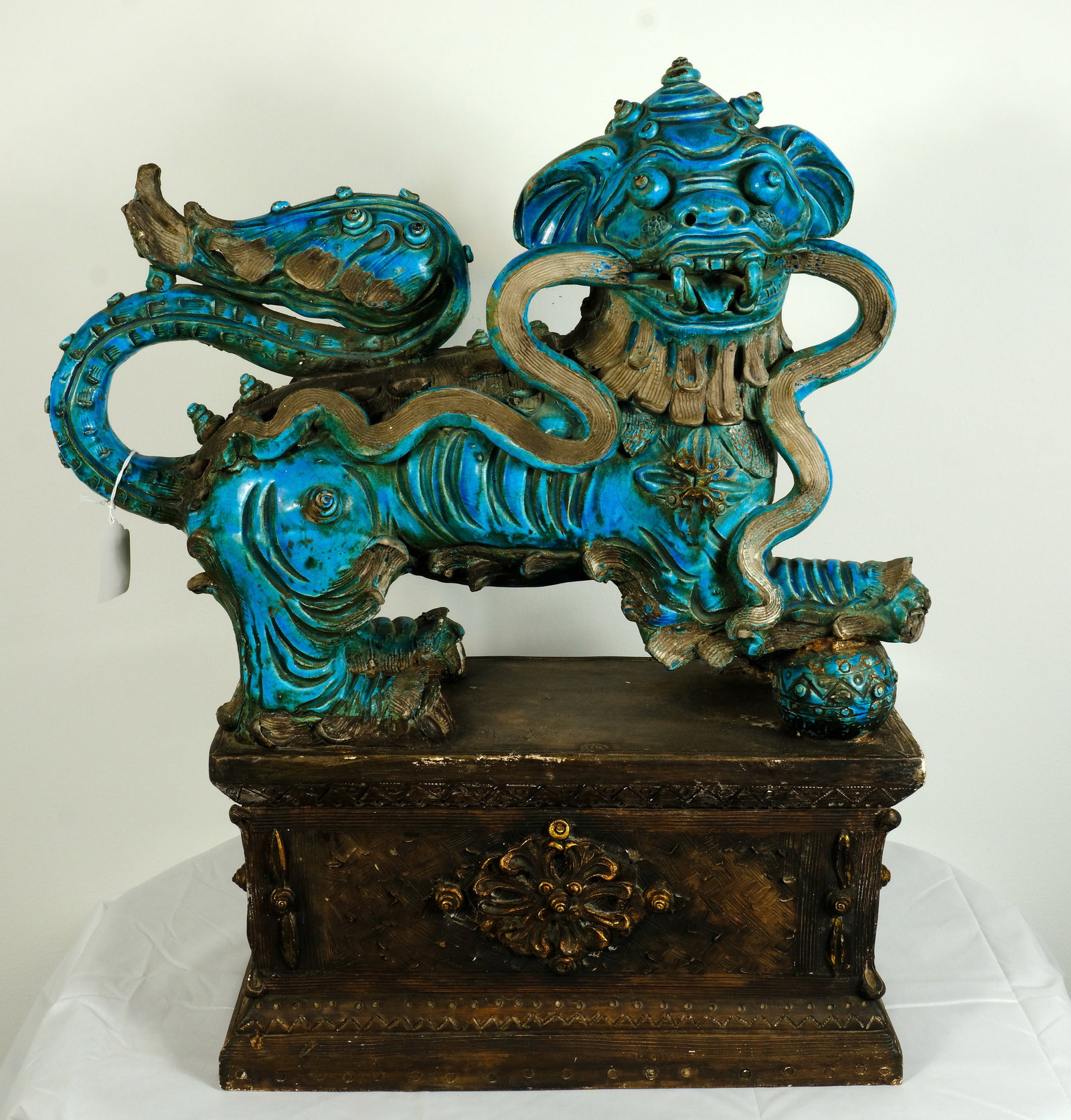 Vintage Ceramic Foo Dog : Mid Century Italian turquoise Foo Dog H 25 3/4 x W 21 1/2 x. D 8 1/4 in