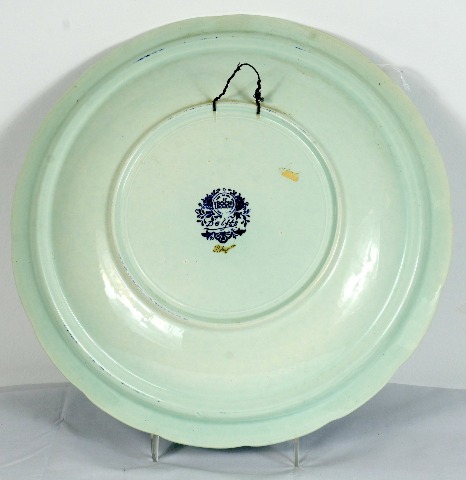 Round Delft platter - 2