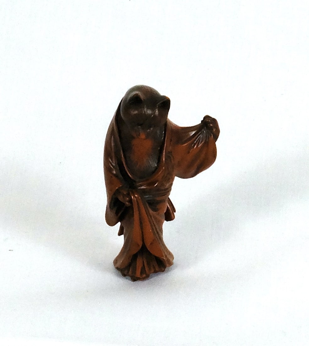 Netsuke Geisha Cat: Netsuke Geisha Cat H 2 3/8 x W 1 1/4 in.