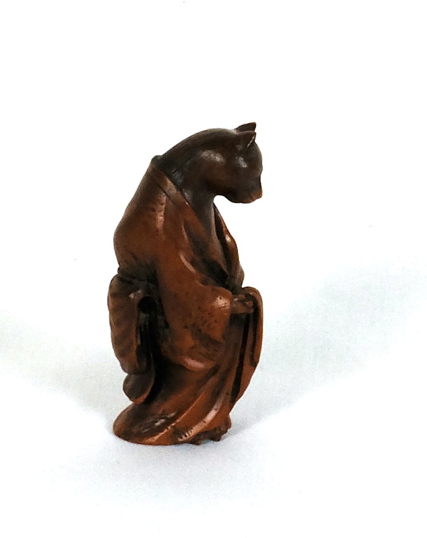 Netsuke Geisha Cat - 2