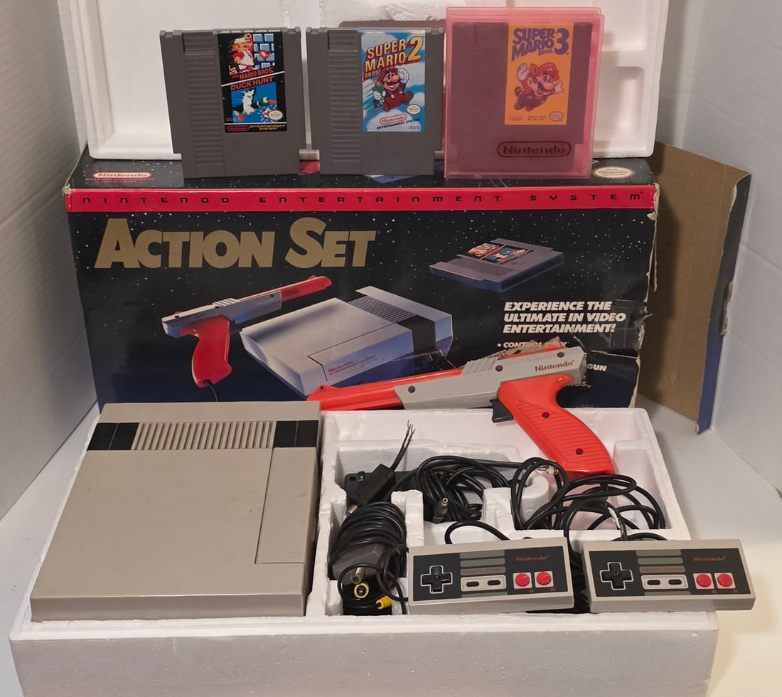 Nintendo NES Action Set CIB + Mario Trilogy & Duck Hunt (1 of 19)