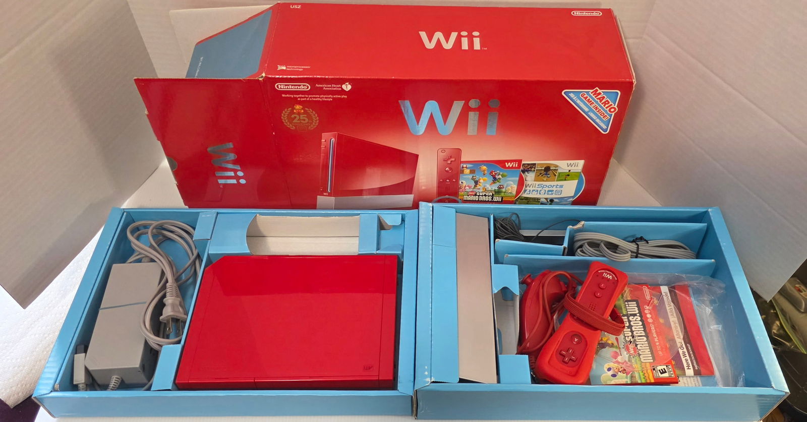 Nintendo Wii 25th Anniversary Red RVL-001 CIB (1 of 11)