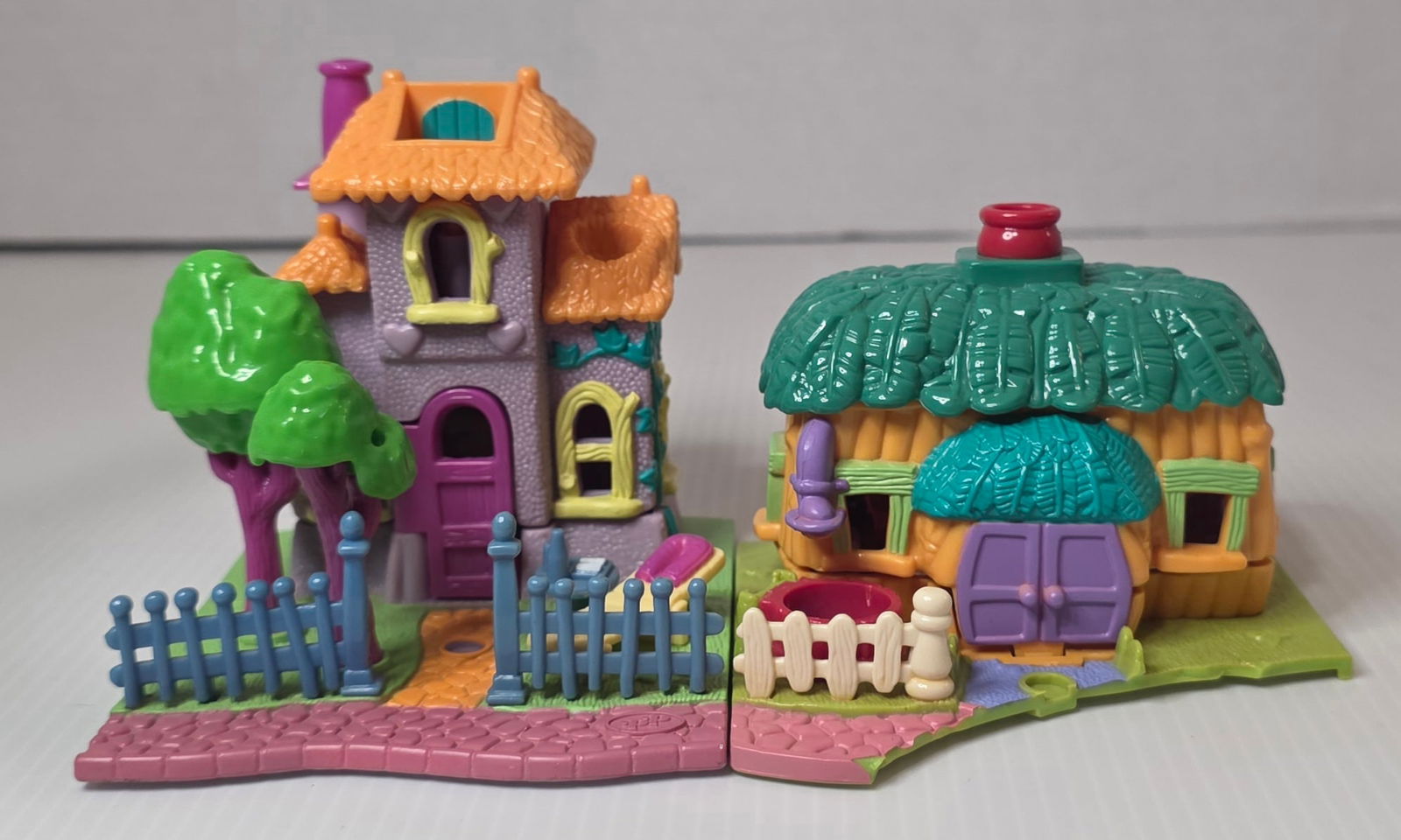 Bluebird Polly Pocket Houses Lot of 2 (One Broken) (1 of 11)