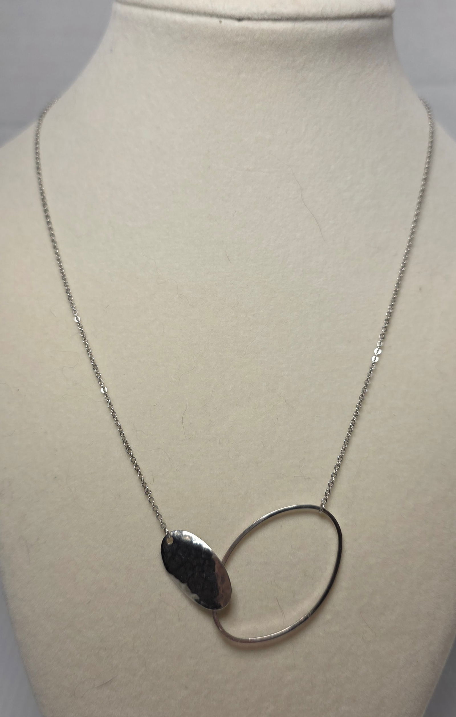 925 Sterling Silver Modernist Pendant Necklace Hammered Oval Geometric 18 Inch (1 of 8)