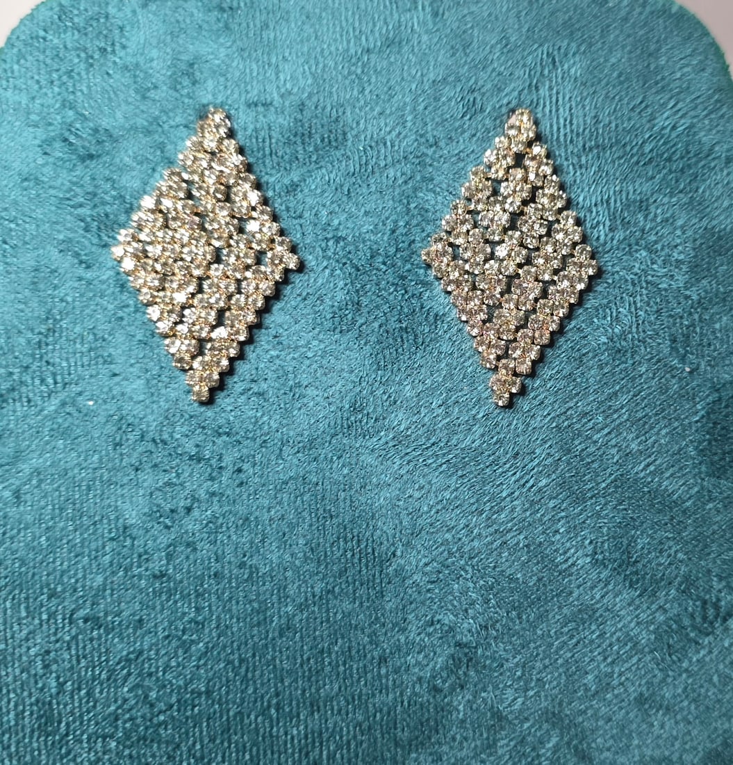 Vintage Rhinestone Diamond Shape Dangle Earrings Gold Tone Statement: Vintage diamond-shaped dangle earrings featuring clustered clear rhinestones in open lattice design on gold tone metal backing. Post style earrings. Non marked. Non magnetic under testing. No backings