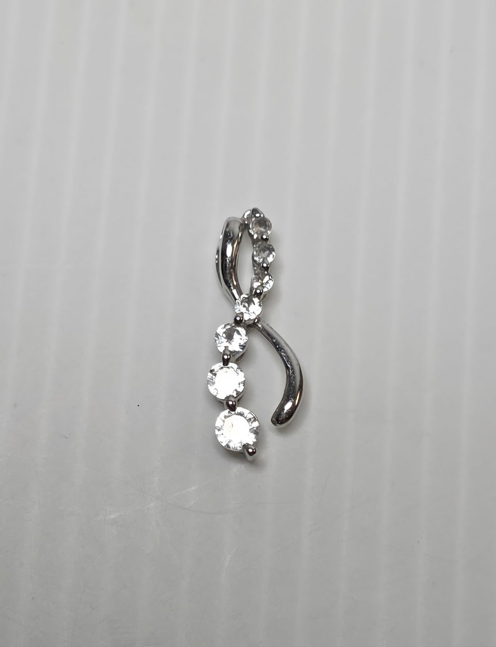 OTC 925 Sterling Silver Clear Stone Infinity Style Pendant (1 of 10)