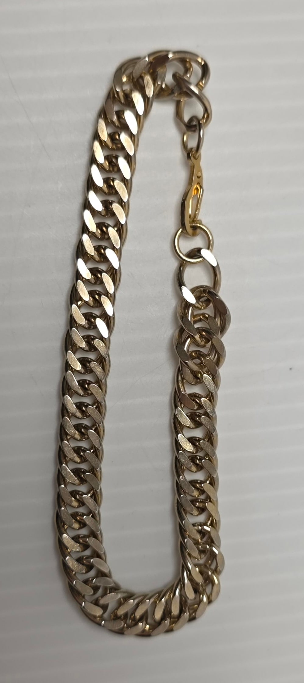 Gold Tone Curb Link ID Style Bracelet 8 Inch (1 of 5)