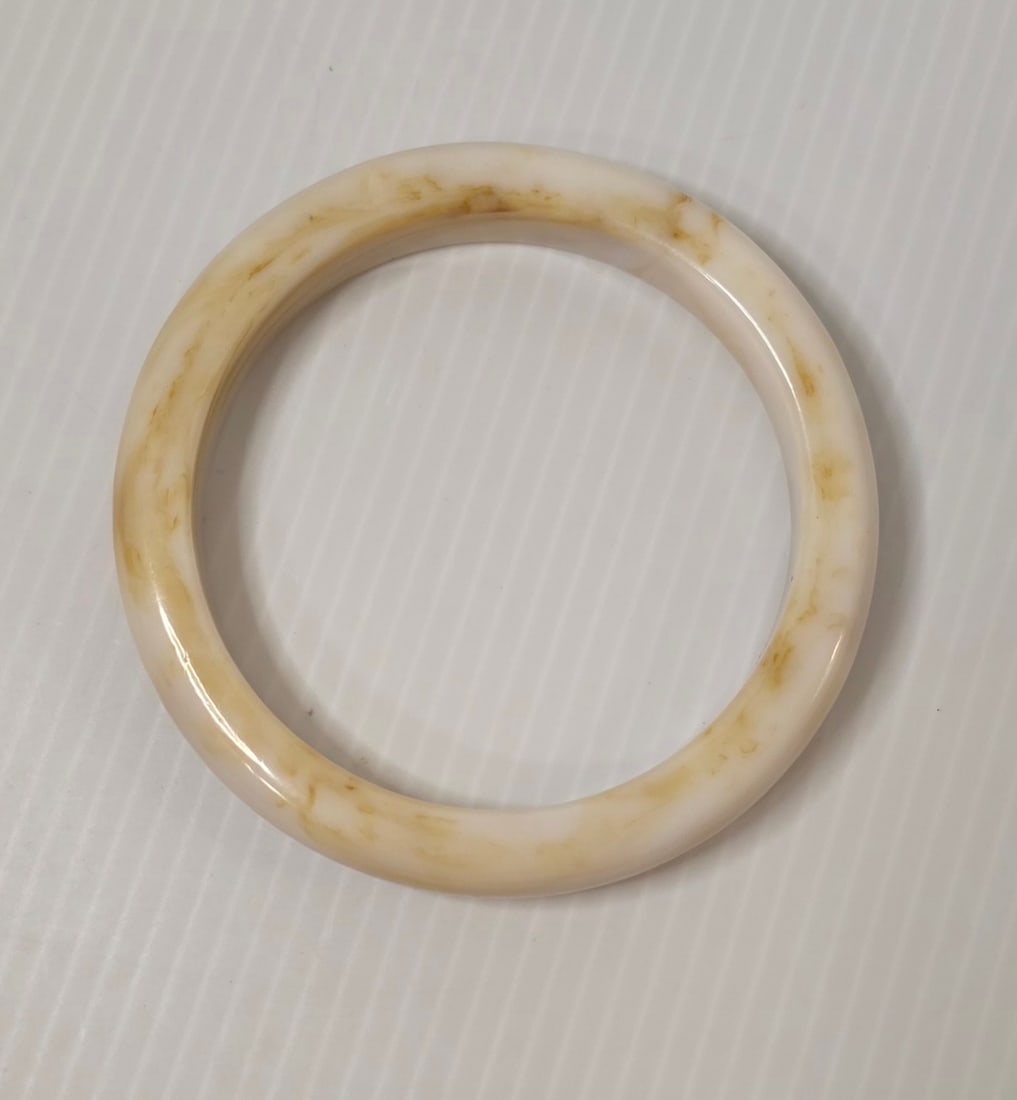 Cream Marbled Bangle Bracelet Vintage Style Unmarked (1 of 7)