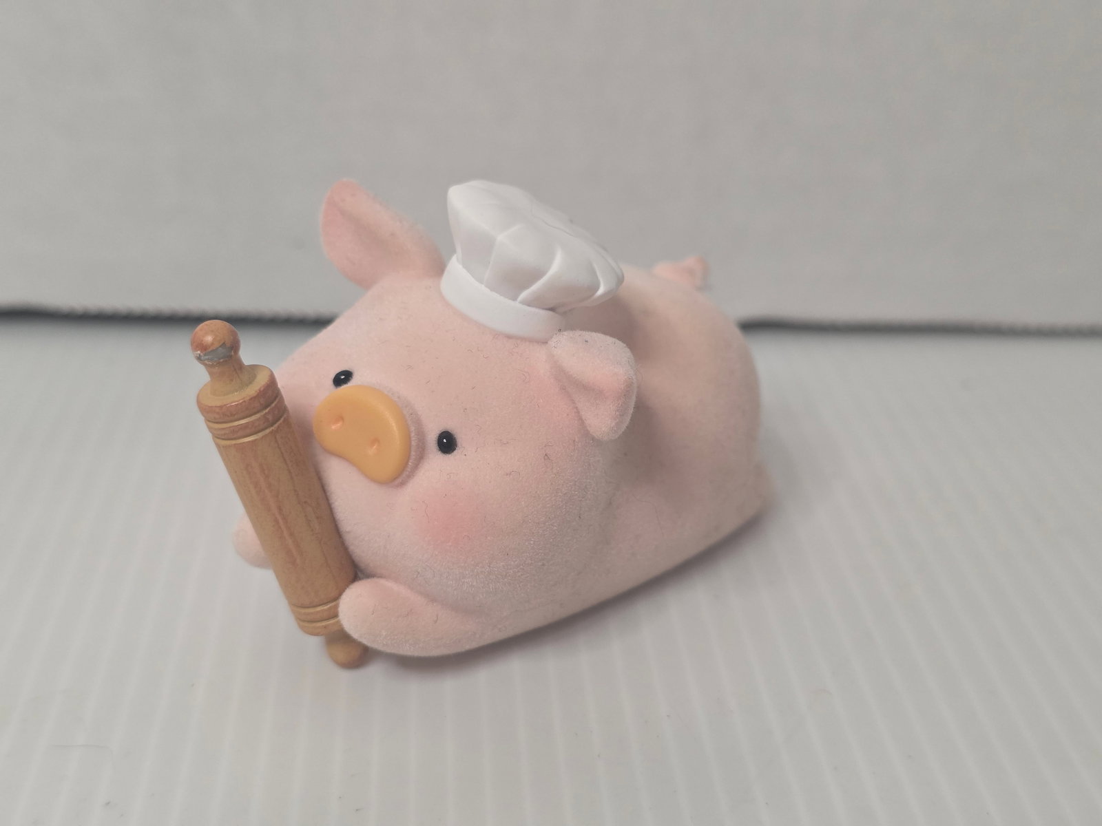 52Toys Lulu Pig Chef Pigchelin Restaurant Flocked Figure (1 of 3)