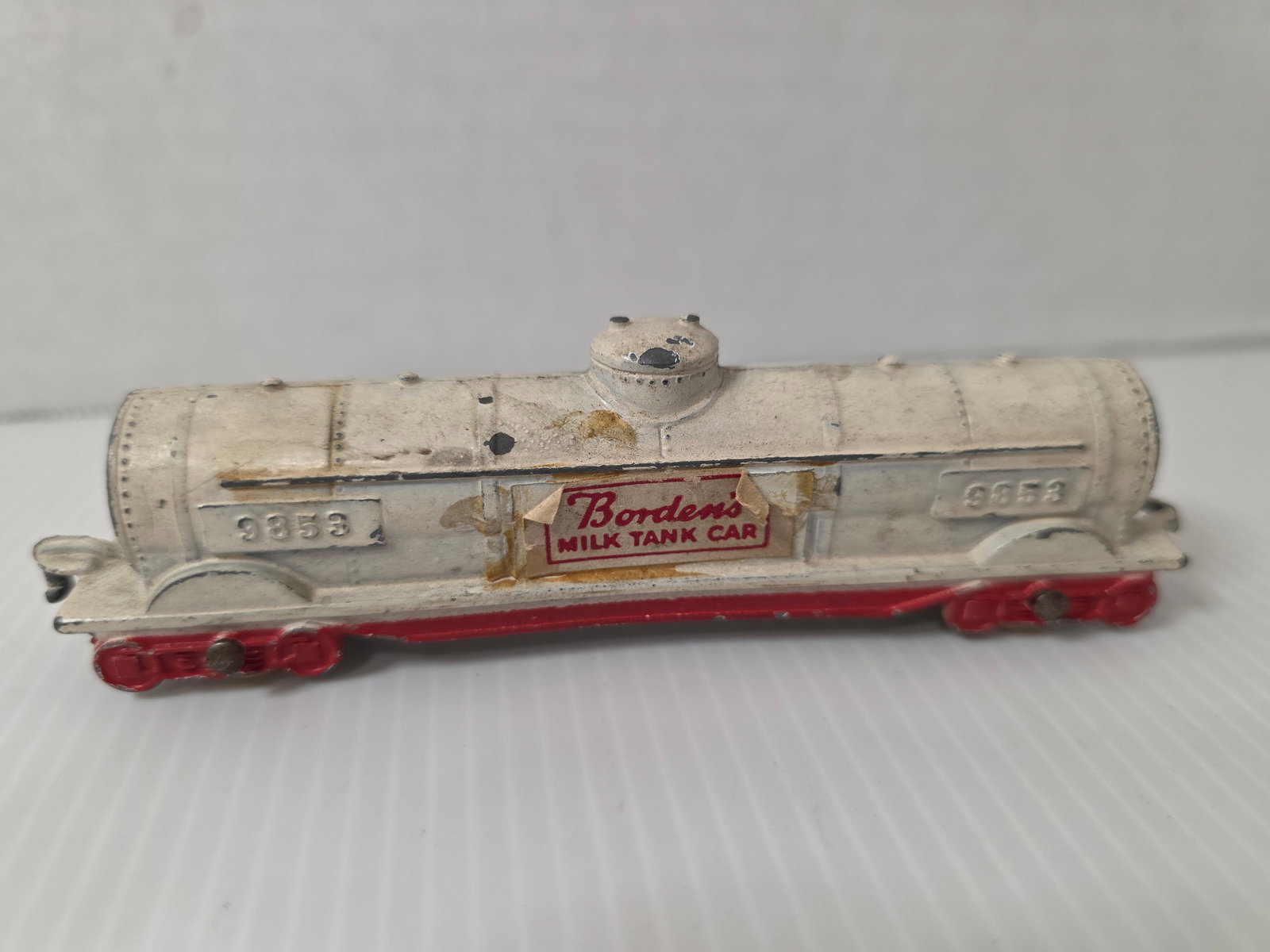 Vintage Tootsietoy Borden Milk Tank Car Diecast Train 1 of 2 (1 of 7)