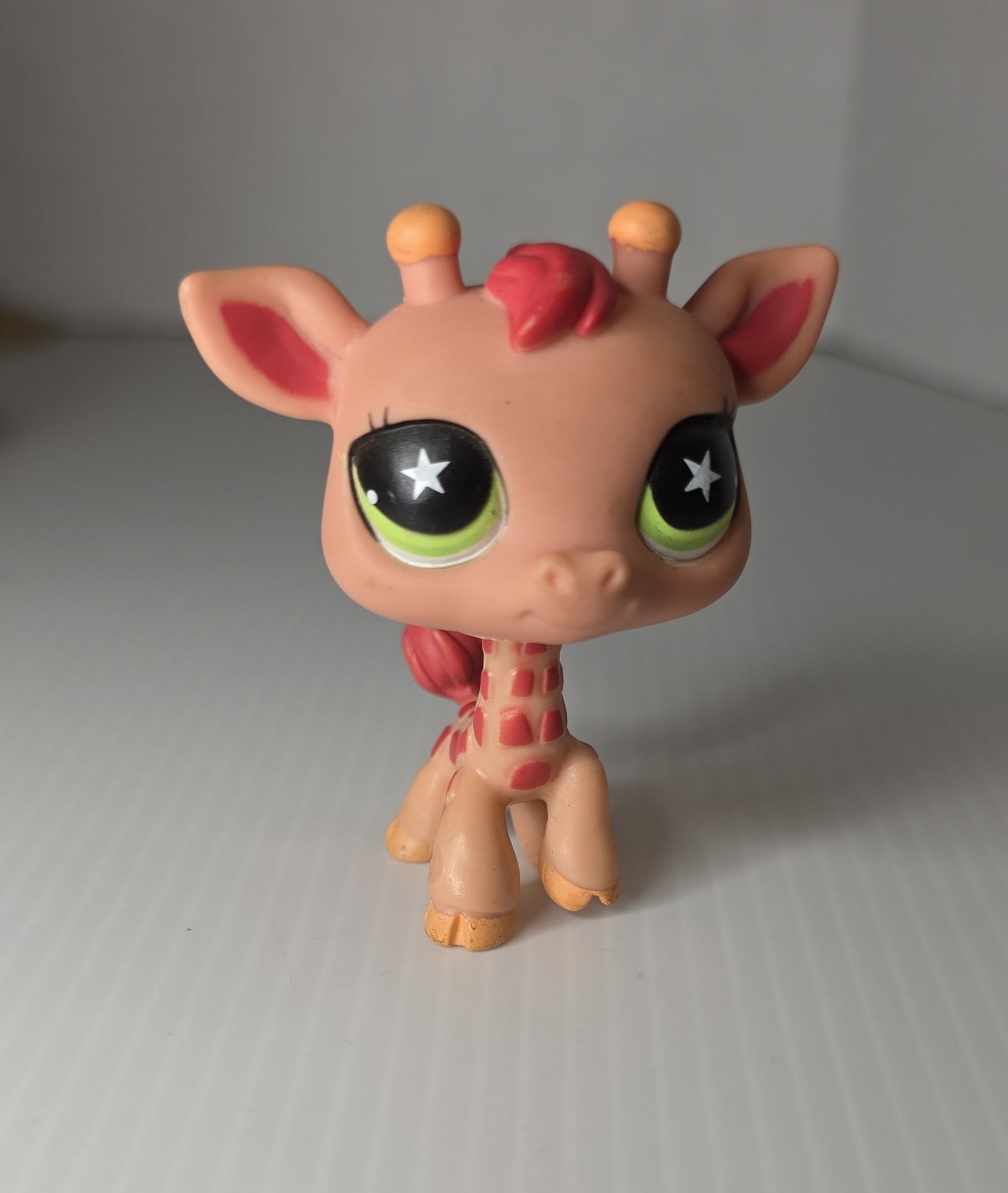 GEN 3 LPS Giraffe #943 Light Pink Fuchsia Spots Hasbro (1 of 6)