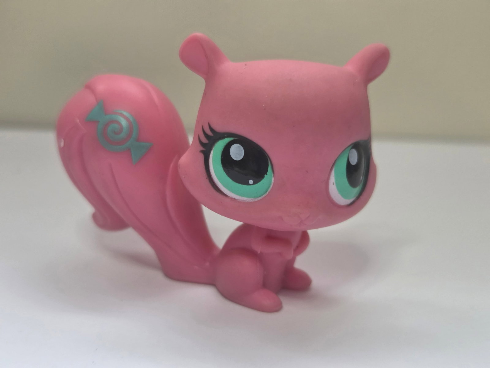GEN 4 3308 Squirrel Pink Candy Swirl Green Eyes Hasbro (1 of 7)