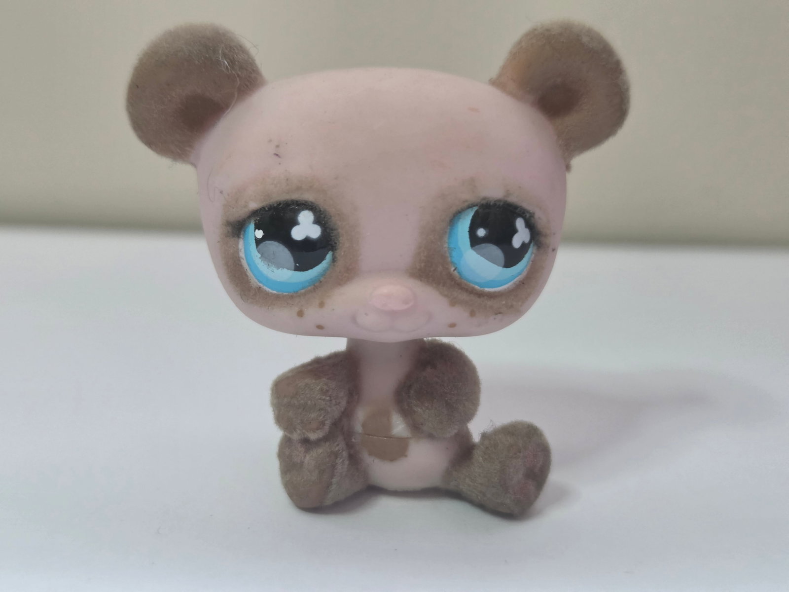 GEN 2 2007 LPS Panda Bear #645 Flocked Blue Eyes Hasbro Portable Pets (1 of 6)