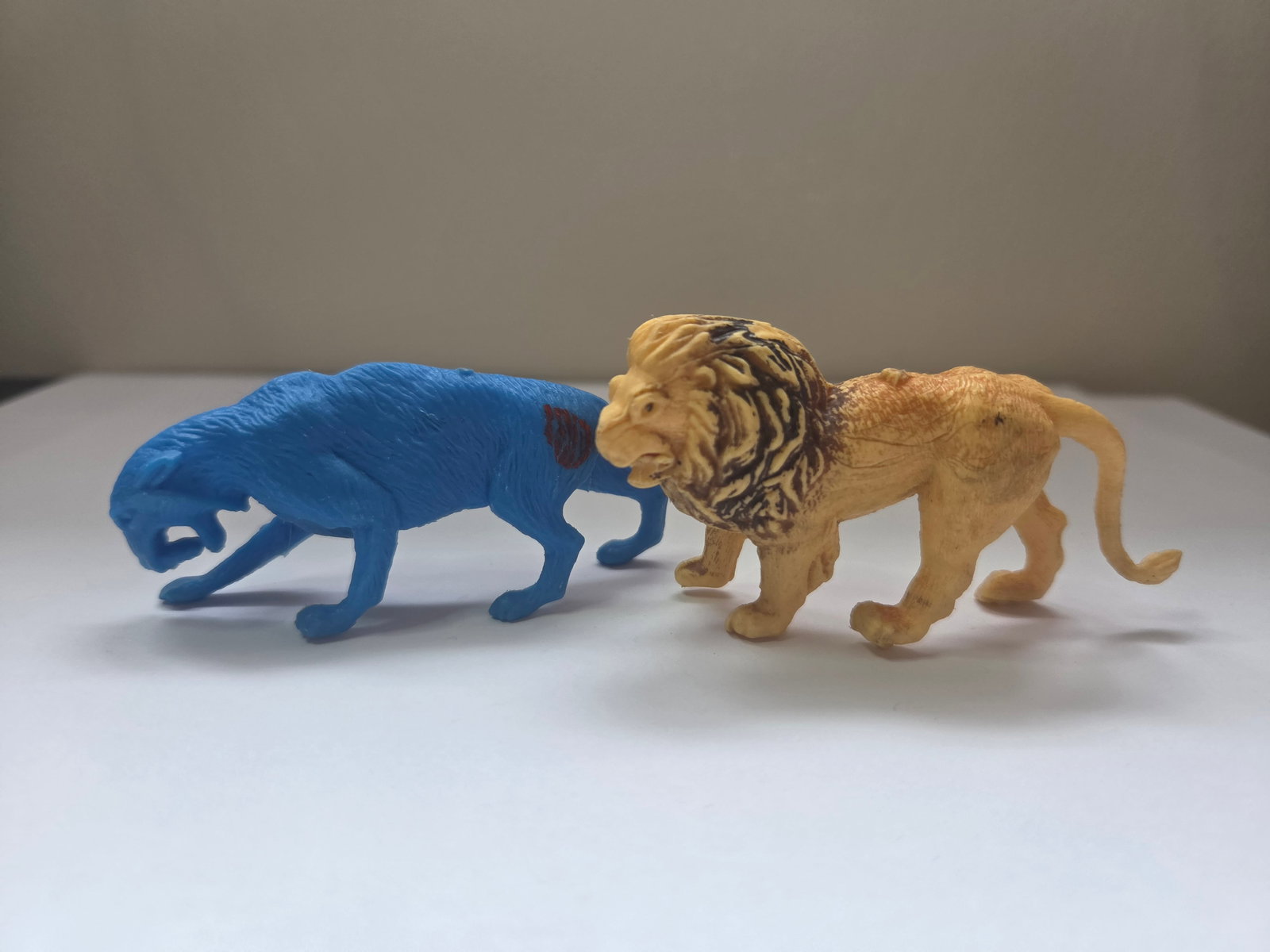 Britains Deetail Lion Figure Hong Kong Blue Panther Vintage Plastic Animal Lot (1 of 6)