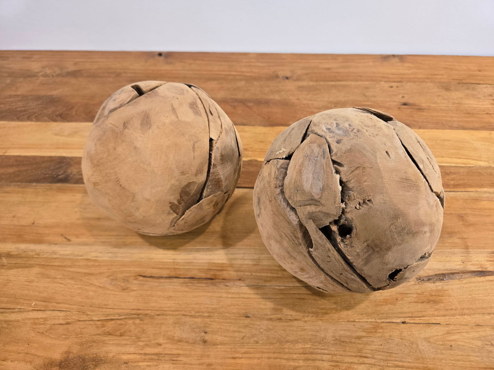 Small Teak Wood Ball - Set of 2: Small Teak Wood Ball - Set of 4Hand-crafted from 100% natural, sustainably harvested Indonesian teak wood.Brand new condition.Diameter: 6?Please feel free to reach out with any questions.Thank you.