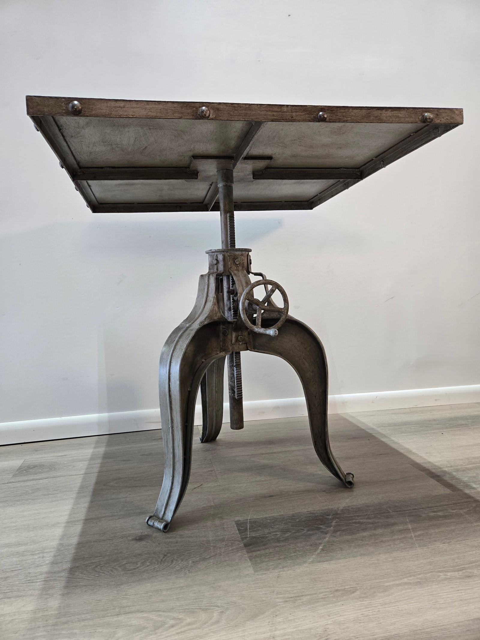 Adjustable Crank Table - Square Top - 4