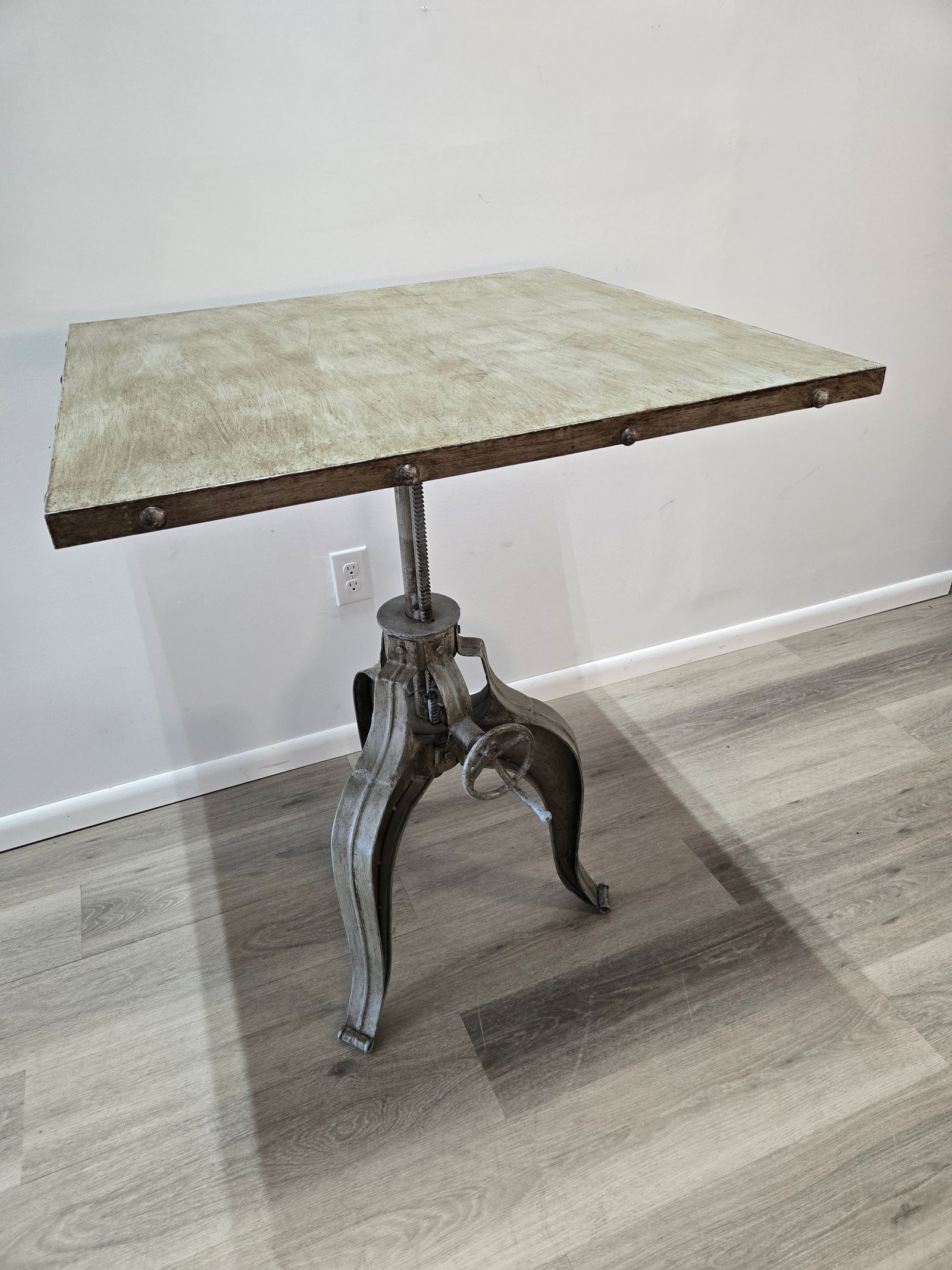 Adjustable Crank Table - Square Top - 7