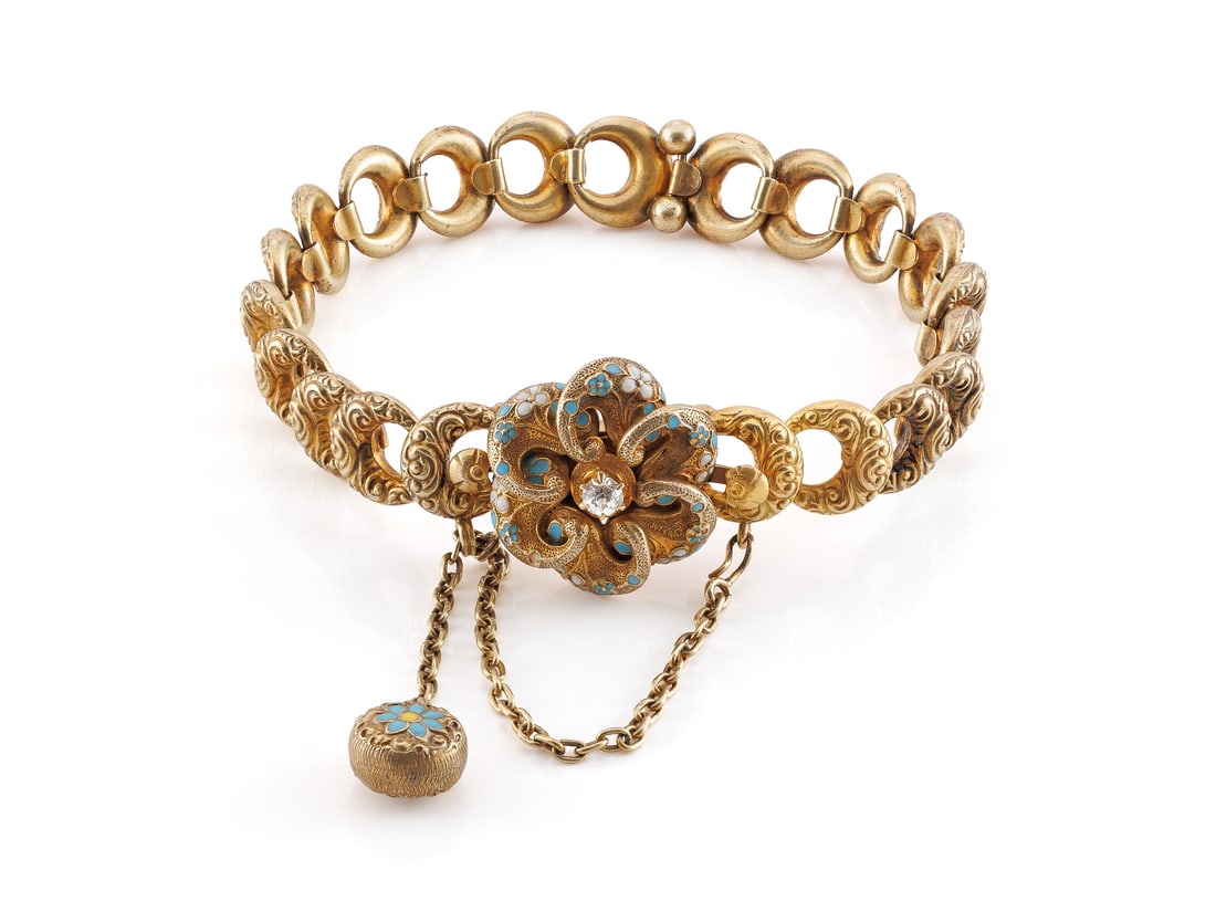 Historic bracelet in 585 yellow gold, with enamel and old-cut diamond: Historic bracelet in 585 yellow gold, with enamel and old-cut diamondHistoric bracelet in yellow gold, probably made around 1860, hallmarked 14 K in the clasp of the box clasp and a J - probably the m
