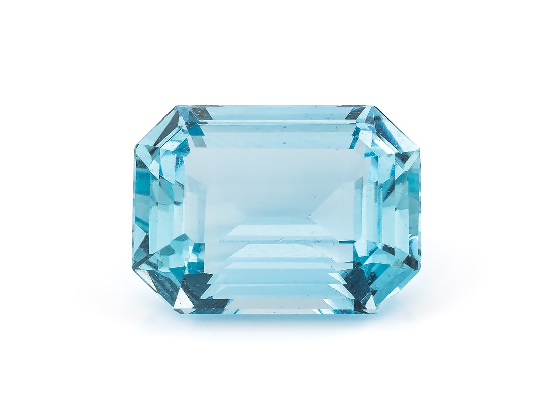 Aquamarine 5.28 carats, very fine, dark colour: Aquamarine 5.28 carats, very fine, dark colourAquamarine of very fine, dark colour, emerald cut, 12.72 x 9.49 x 6.40 mm, weight 5.28 carats.