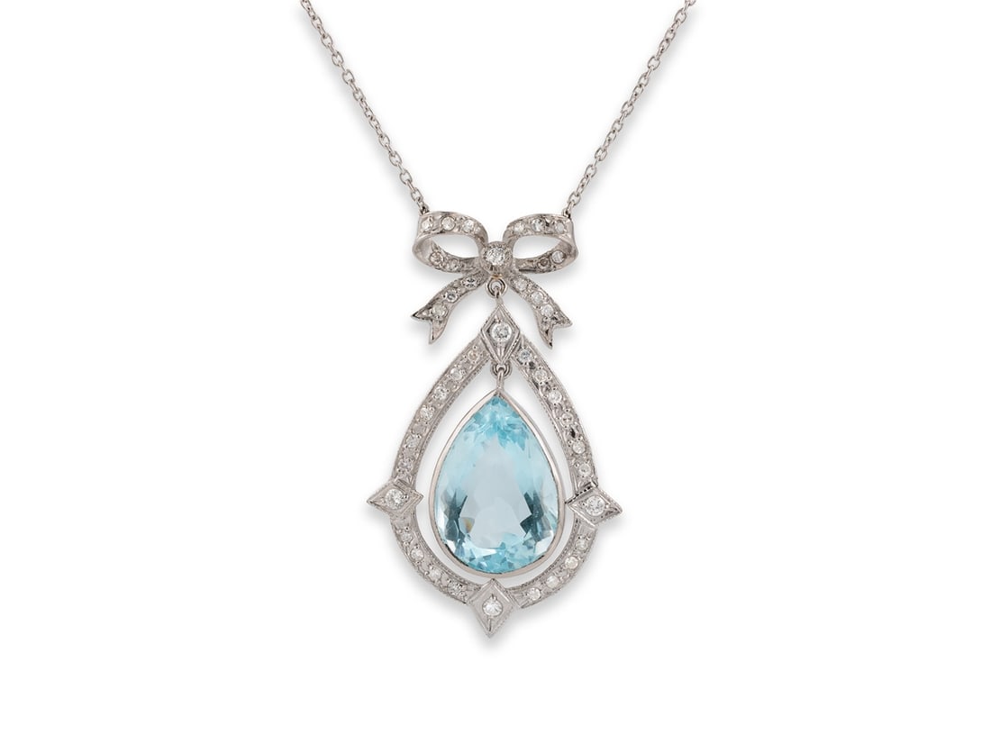 Art Deco style necklace in 950 platinum, brilliant-cut diamonds, and aquamarine glass: Art Deco style necklace in 950 platinum, brilliant-cut diamonds, and aquamarine glassArt Deco style necklace in platinum, hallmarked PT 950. Set within the necklace is a teardrop-shaped, faceted,