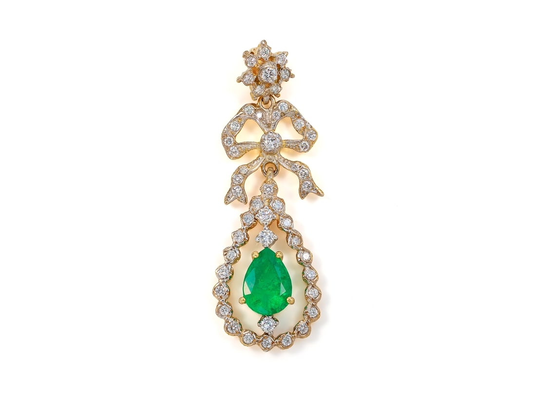 Elegant emerald and diamond pendant in 750 yellow gold (1 of 5)