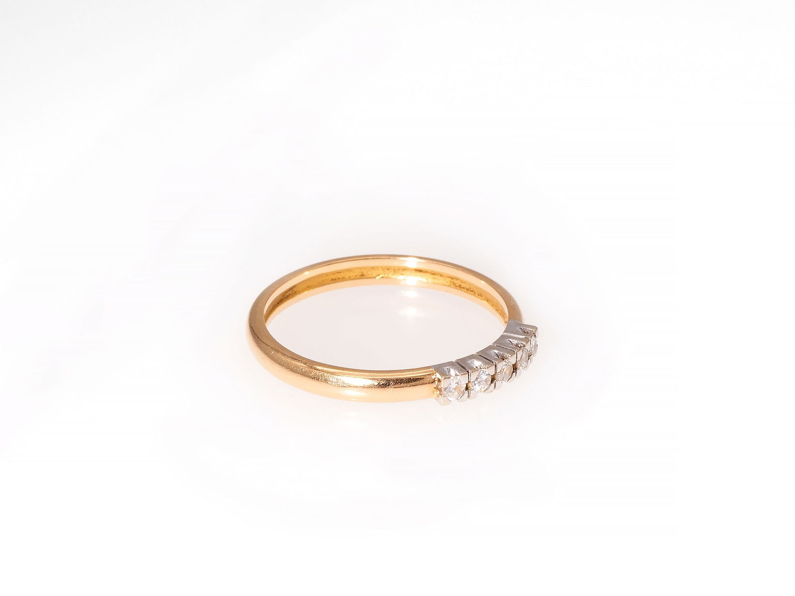 Narrow ring in rose gold 585 with diamonds (1 of 1)