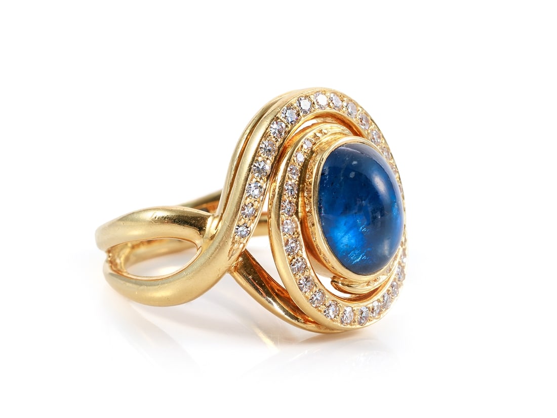 Solid sapphire and diamond ring in 750 yellow gold (1 of 5)