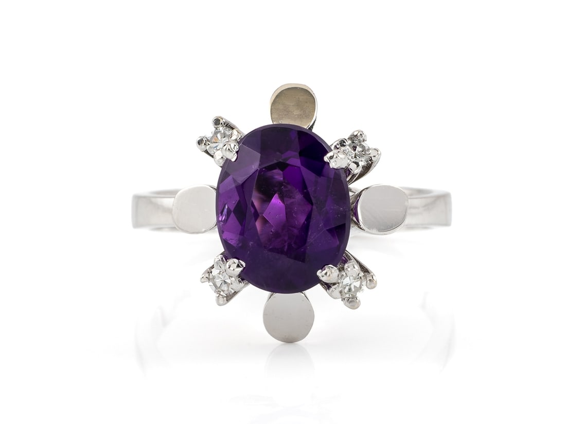 Amethyst ring in 585 white gold with diamonds (1 of 6)