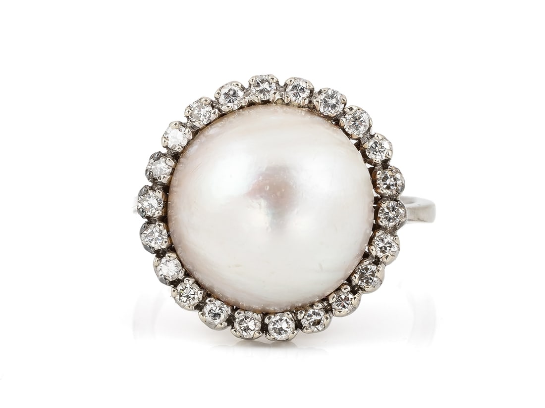 Mabe pearl and diamond ring in 750 white gold (1 of 5)