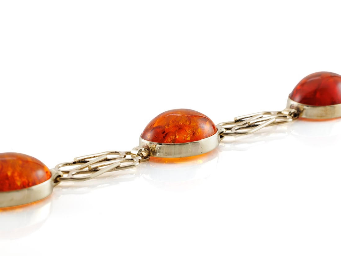 Yellow gold amber bracelet (1 of 5)