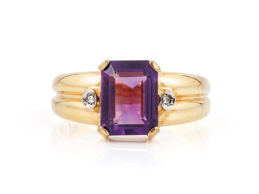 Distinctive amethyst brilliant-cut ring in yellow gold (1 of 4)