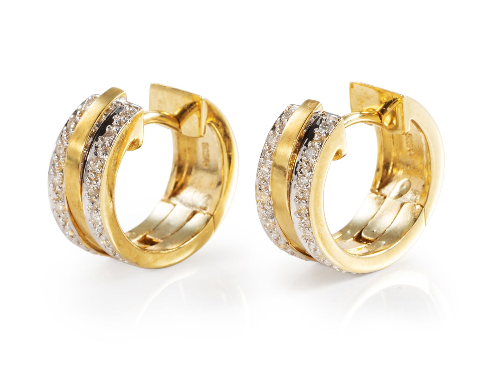 Hoop earrings made of 585 yellow gold with diamonds (1 of 5)