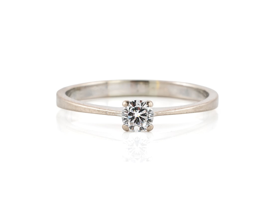 Brilliant solitaire ring made of 750 white gold (1 of 4)