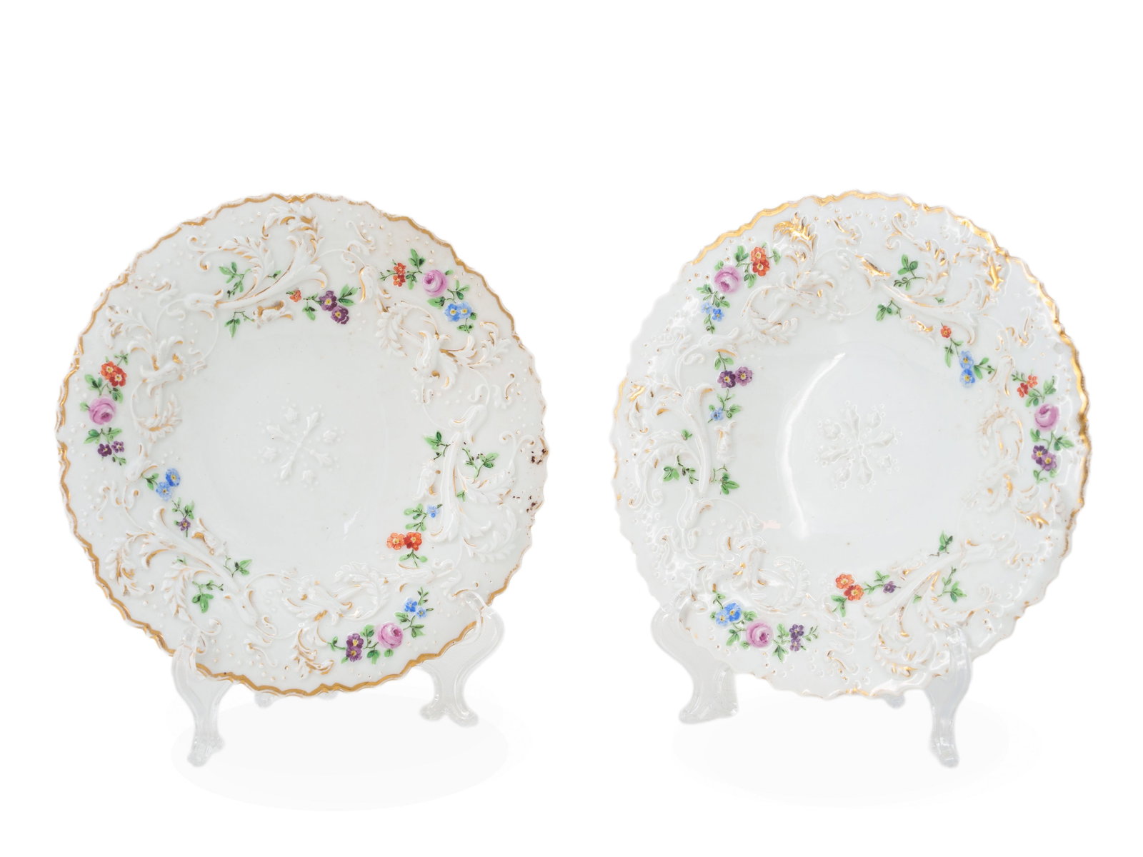 Two decorative plates with floral decoration, Meissen, first quality, crossed swords mark (1 of 4)