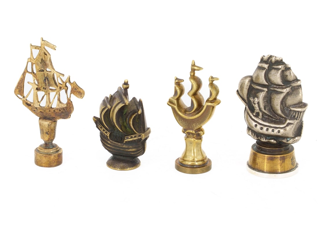 Four Sailing Ship Seals: Four Sailing Ship SealsFour sailing ship seals, up to 8 cm high, total weight 411.6 grams. Used condition, the seals bear the letters GW, WL, CA, PJ.