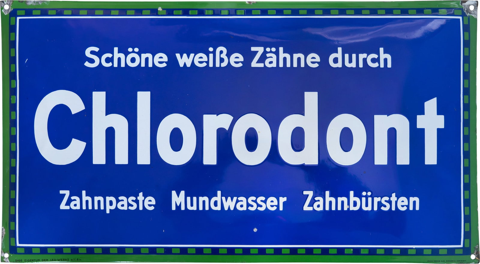 Chlorodont enamel sign, Dresden, c. 1930 (1-): Chlorodont enamel sign, Dresden, c. 1930 (1-)Enamel sign: ‘Beautiful white teeth thanks to Chlorodont’, domed, stenciled enamel. Excellent lustre and colour, a few barely visible micro-scratches. 