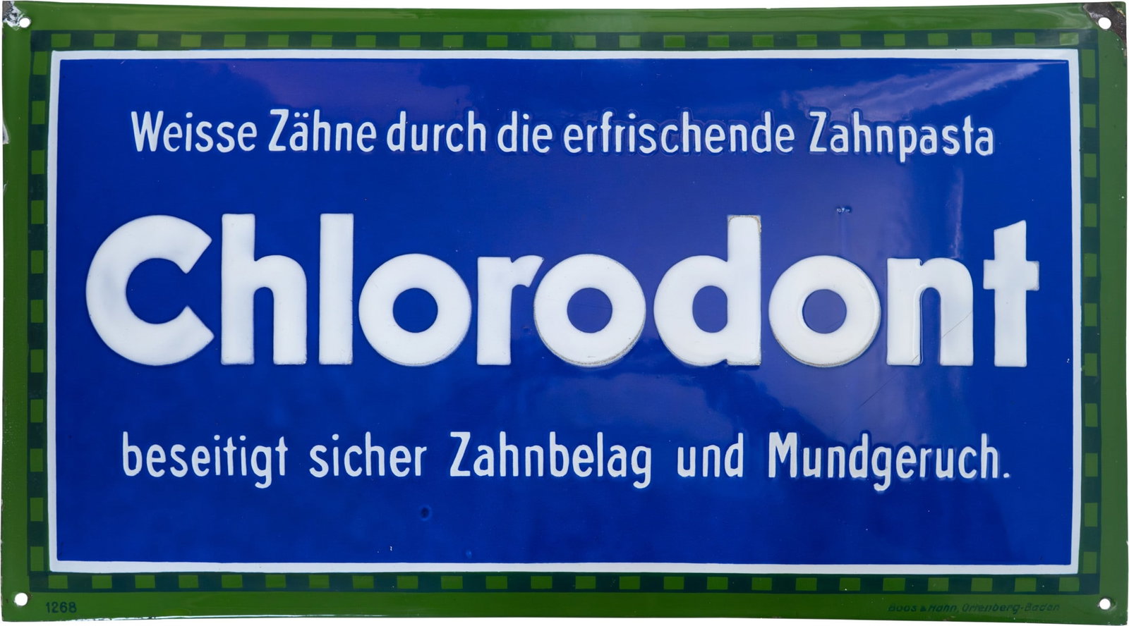 Enamel sign Chlorodont, in “sugar icing?? technique, Dresden circa 1920 (1): Enamel sign Chlorodont, in “sugar icing” technique, Dresden circa 1920 (1)Enamel sign Chlorodont, convex, with wonderfully raised lettering executed in a sugar-icing-like technique, stencil-pr