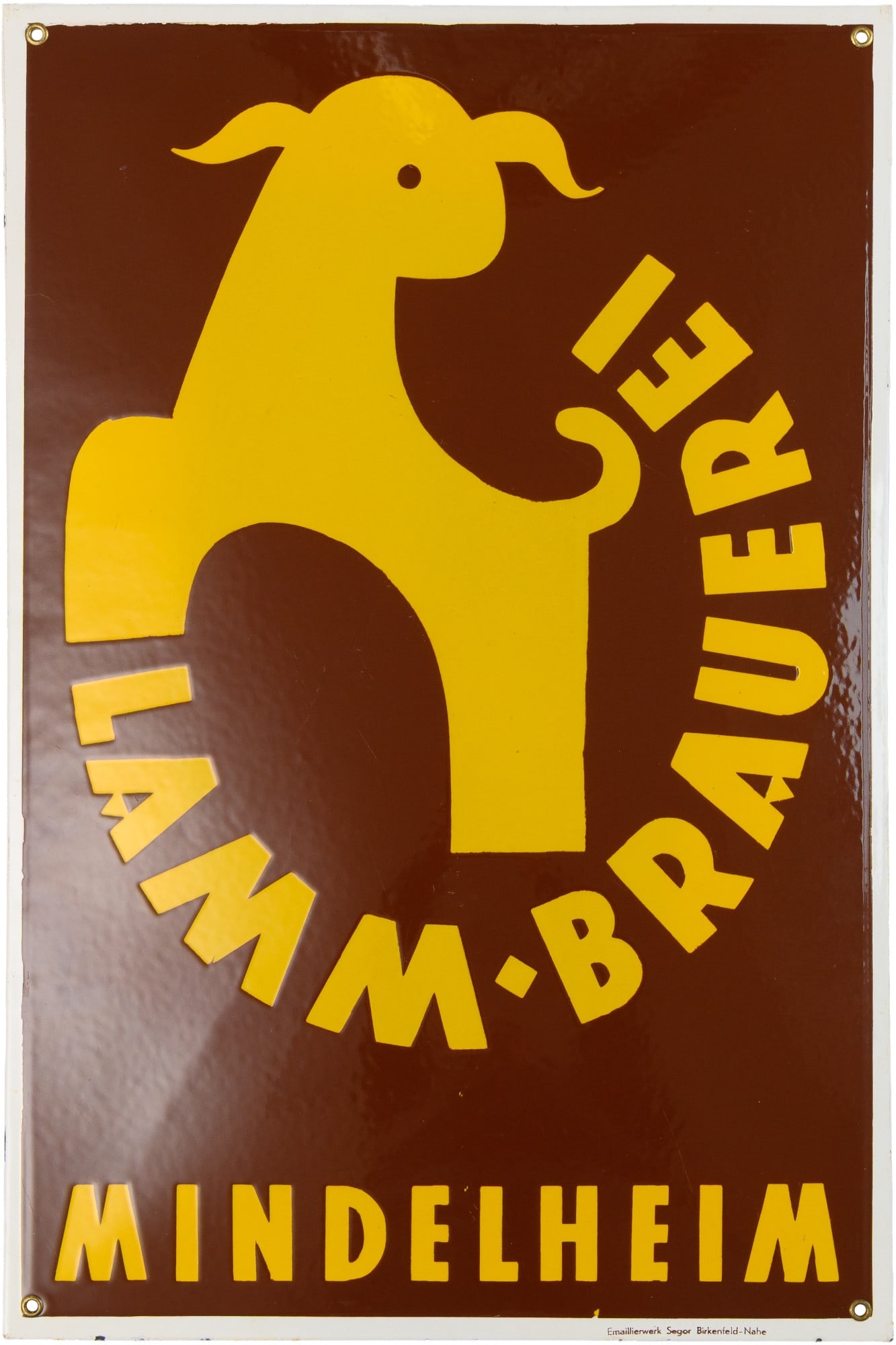 Lamm Brewery enamel sign, in mint condition! Mindelheim, circa 1950 (1+): Lamm Brewery enamel sign, in mint condition! Mindelheim, circa 1950 (1+)Lamm Brewery enamel sign, domed, stenciled enamel. High gloss, perfect colours. Surface virtually scratch-free. Marked: Emaillie
