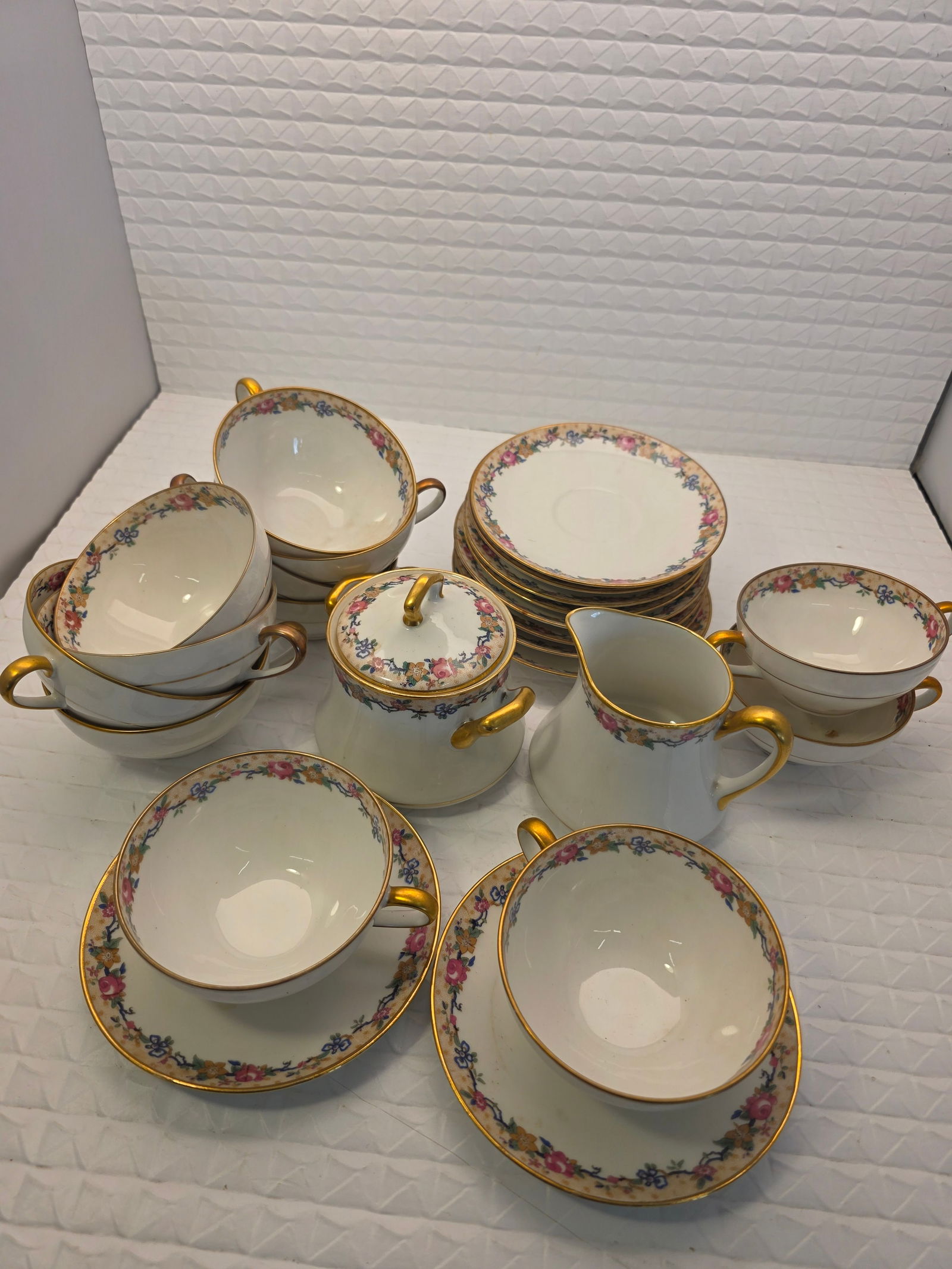 C. Ahrenfeldt Limoges Tea service for 10 - 22 pieces (lot 4) (1 of 13)